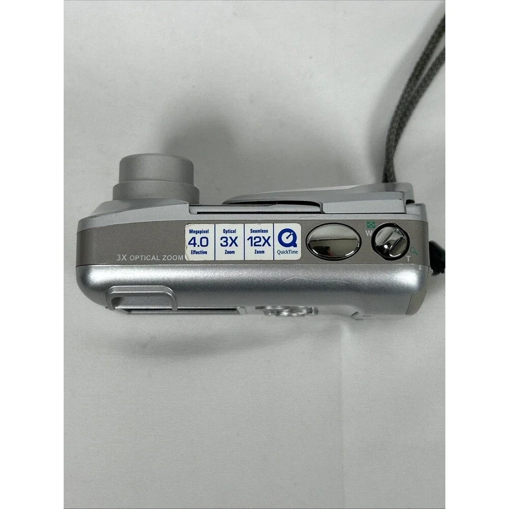 Olympus Camedia D-580 Silver Zoom 4.0MP Digital Camera w/ Memory Card WORKING